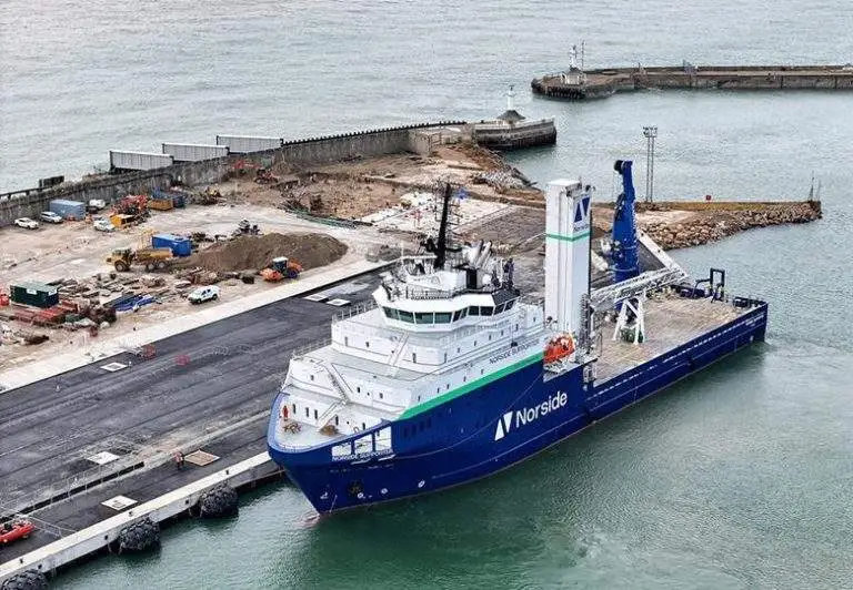 LEEF welcomes its first commercial vessel. Credit: ABP
